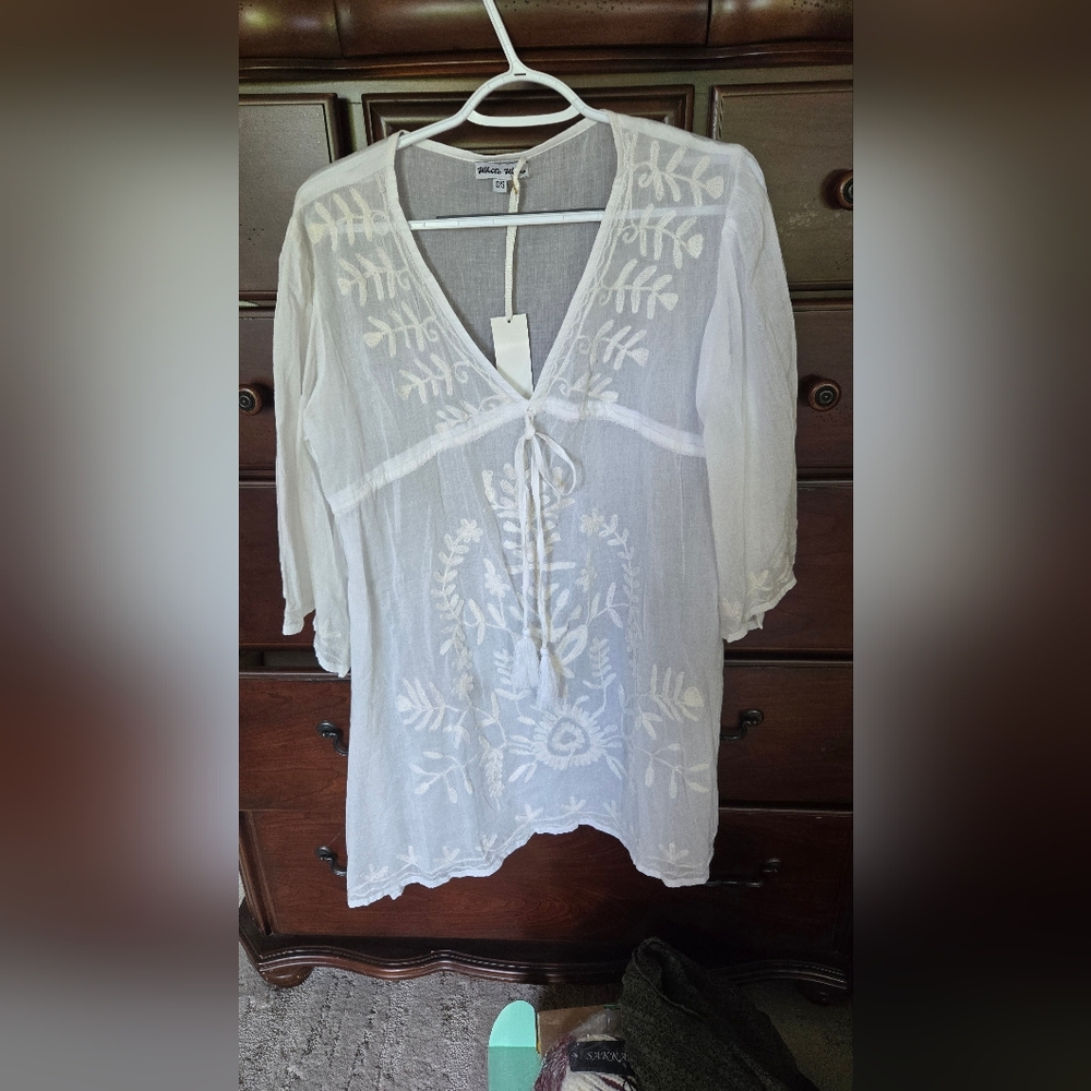 NWT, White Waves, White Sheer Embroidered Tunic Top, Sz. OS